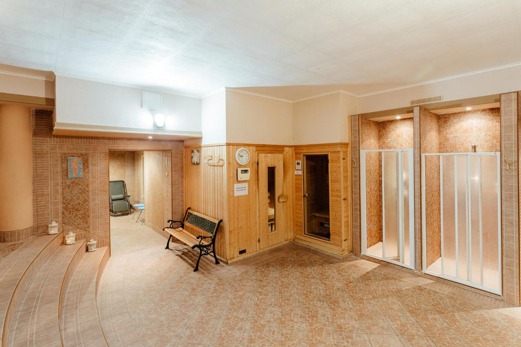 באנסקה ביסטריצה Hotel Sachticka מראה חיצוני תמונה